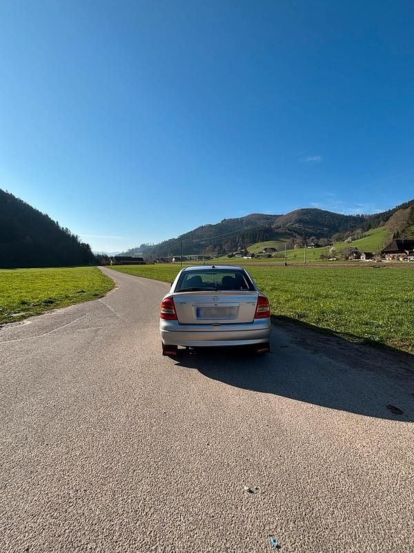 Gebraucht Opel Astra 84 PS (61 kW) 2001 Silber Kleinwagen
