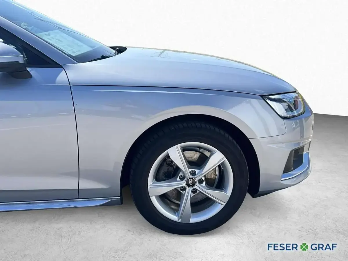 Gebraucht Audi A4 Advanced 163 PS (119 kW) 2024 Florettsilber metallic Kombi