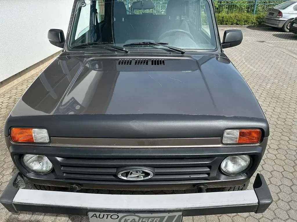 Gebraucht Lada Taiga 83 PS (61 kW) 2021 Braun SUV