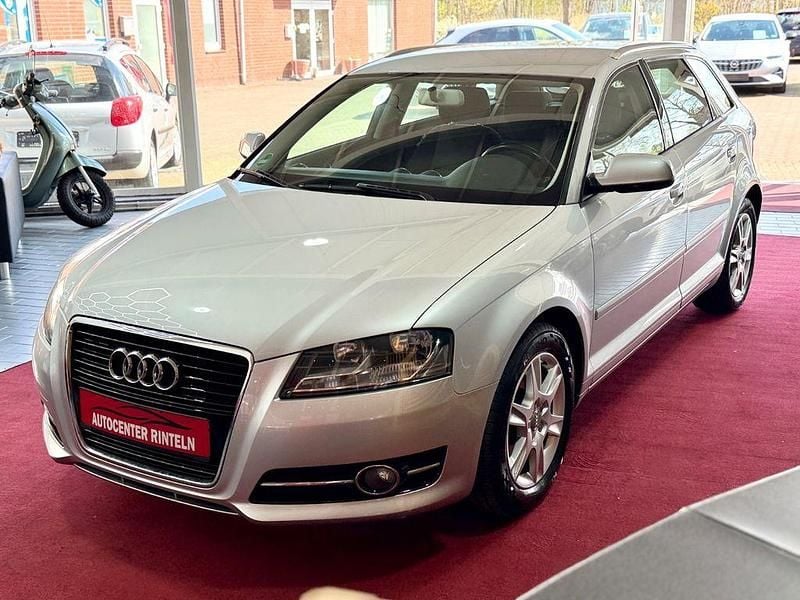 Gebraucht Audi A3 Attraction 105 PS (77 kW) 2012 Silber Kleinwagen
