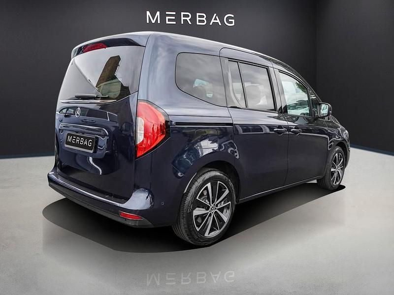 Gebraucht Mercedes T180 Progressive 116 PS (85 kW) 2024 Cavansitblau metallic Van / Kleinbus
