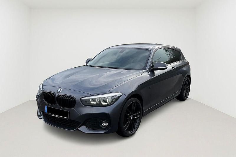 Grau Gebraucht 2018 BMW 120 M Sport Kleinwagen | 16.890 € (Guter Preis) - Bild 1/4