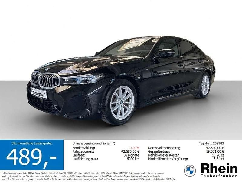 Black sapphire metallic Gebraucht 2025 BMW 320 M Sport Limousine | 39.980 € (Guter Preis) - Bild 1/3