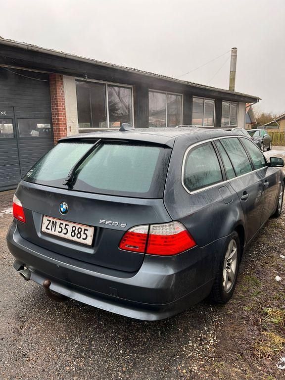 Gebraucht BMW 520 Lifestyle 177 PS (130 kW) 2008 Grau Kombi