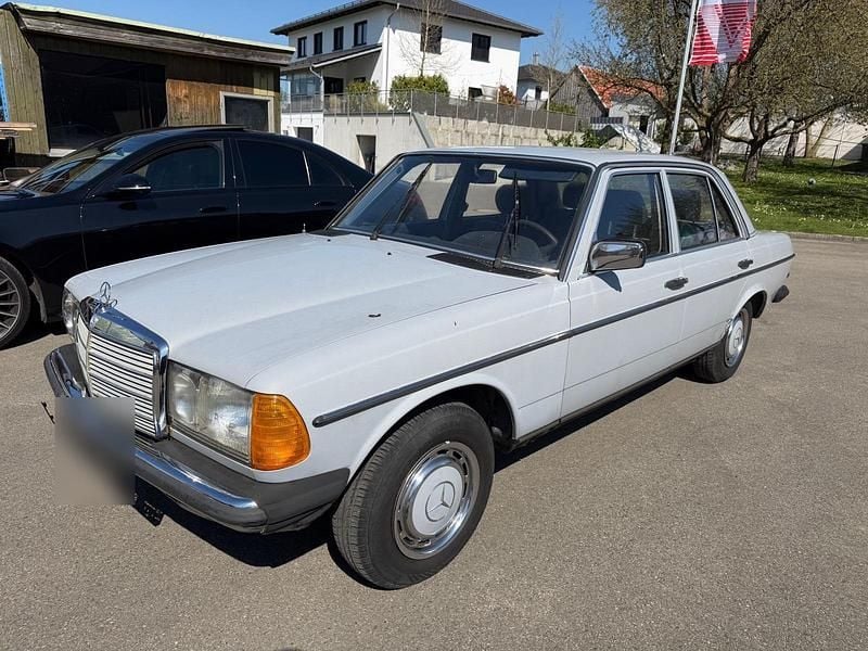 Usata Mercedes 240 1983 Grigio Berlina