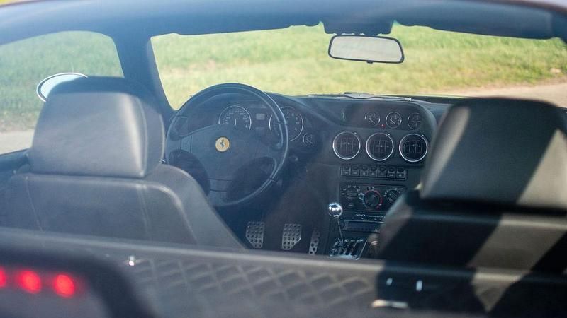 Second-hand Ferrari 550 485 CP (356 kW) 2001 Argintiu