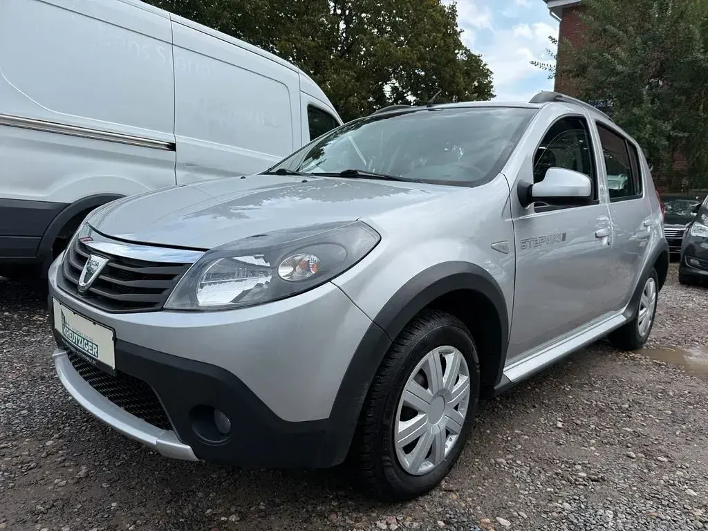 Gebraucht Dacia Sandero Stepway 84 PS (61 kW) 2012 Grau Limousine