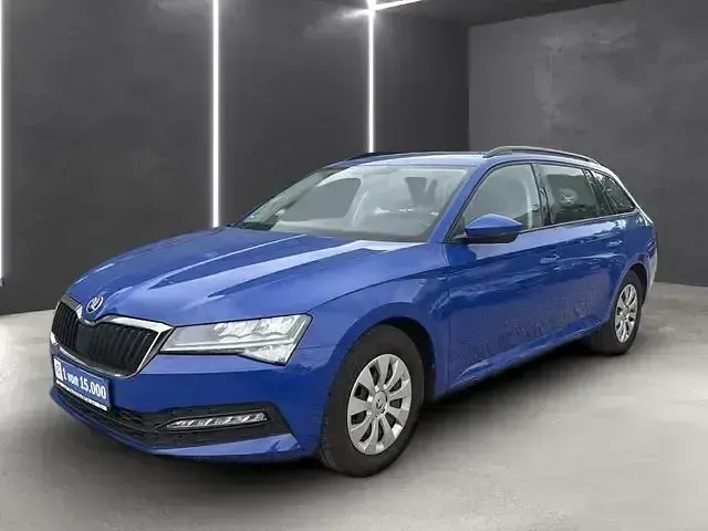 Gebraucht Skoda Superb 122 PS (89 kW) 2021 Blau Kombi