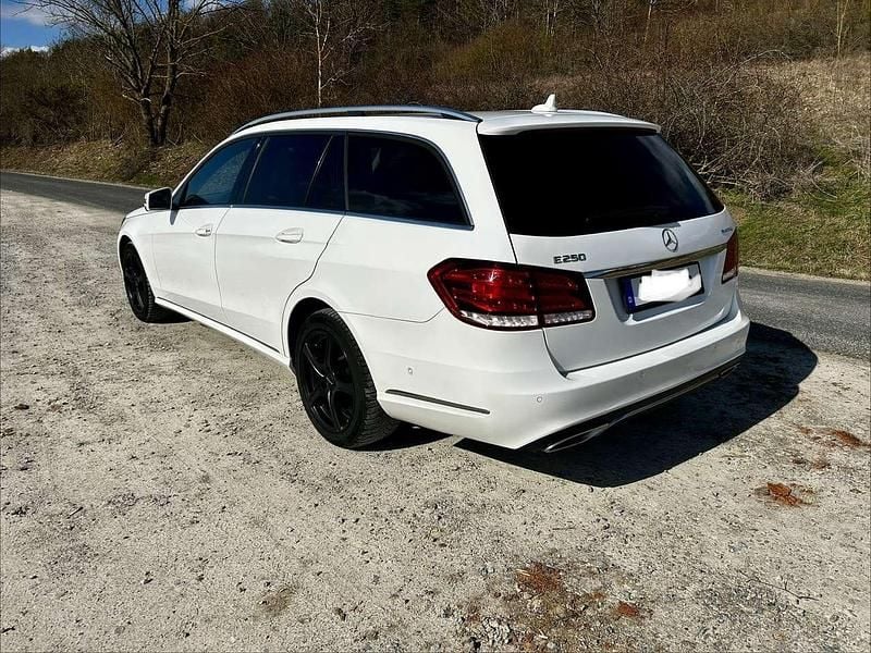 Second-hand Mercedes E250 204 CP (150 kW) 2015 Alb Break
