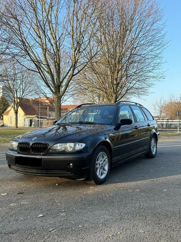 Schwarz Gebraucht 2003 BMW 316 Kombi | 2.100 € (Fairer Preis) - Bild 1/4