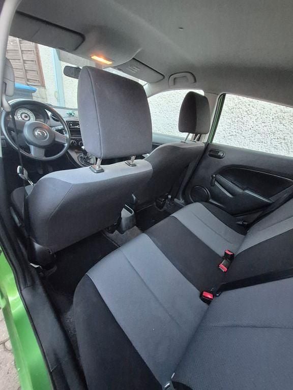 Grün Gebraucht 2010 Mazda 2 Independence Limousine | 2.000 € (Fairer Preis) - Bild 1/4
