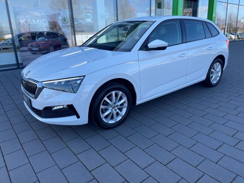 Moonweiss metallic Gebraucht 2020 Skoda Scala Kleinwagen | 18.980 € (Etwas zu teuer) - Bild 1/4