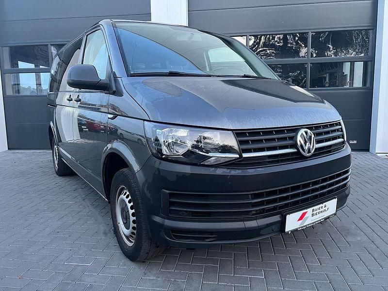 Gebraucht VW Transporter 102 PS (75 kW) 2017 Grau Van