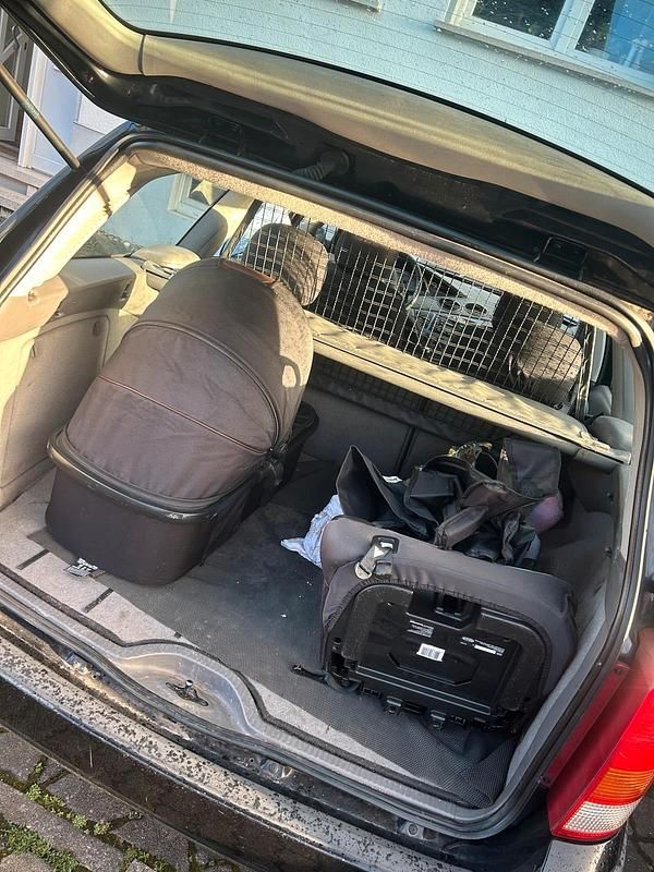 Gebraucht Ford Focus 115 PS (84 kW) 2002 Schwarz Kombi