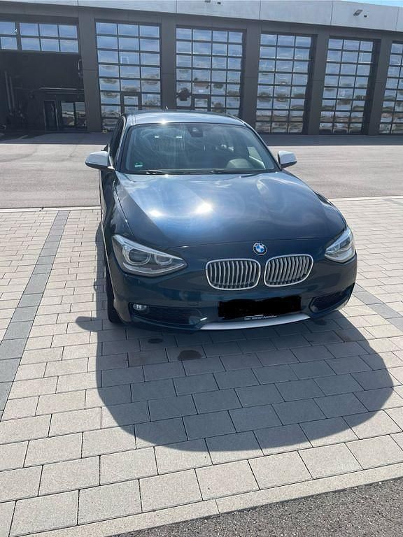 Blau Gebraucht 2011 BMW 116 Urban Line Kleinwagen | 9.000 € (Etwas zu teuer) - Bild 1/4