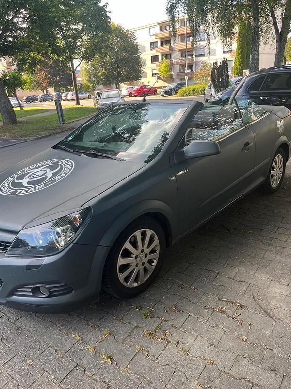 Grau Gebraucht 2007 Opel Astra Cabriolet Edition Cabrio | 2.500 € (Guter Preis) - Bild 1/4