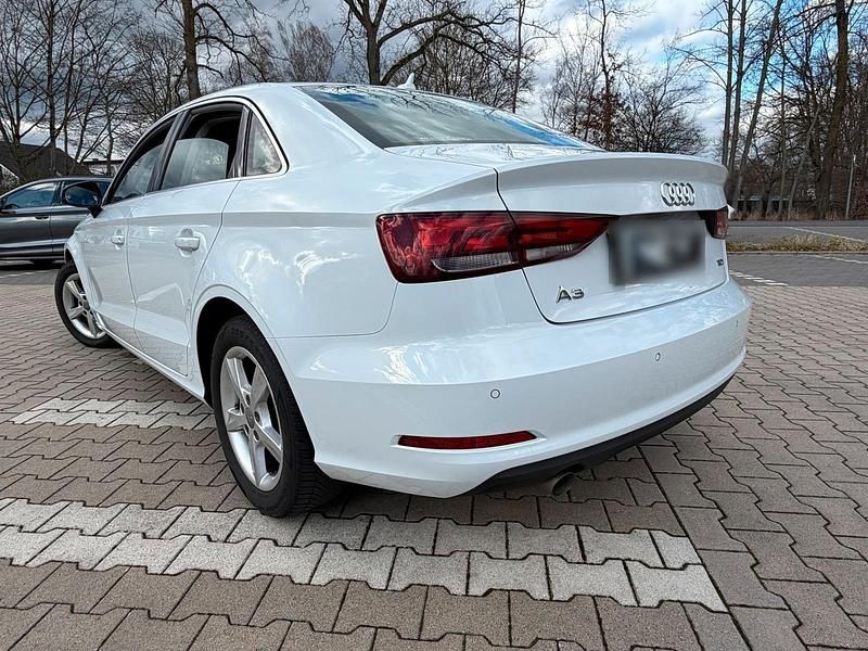 Gebraucht Audi A3 85 PS (62 kW) 2014 Weiß Limousine