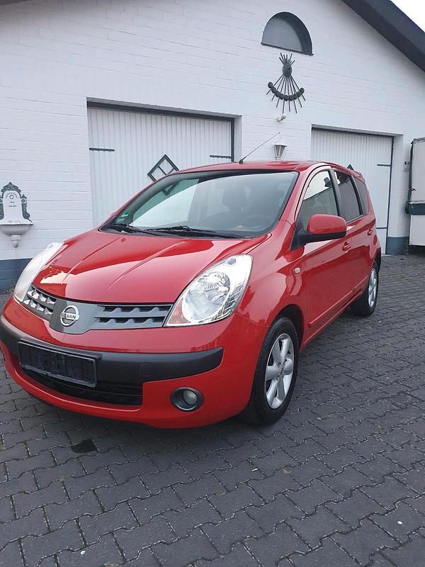 Rot Gebraucht 2006 Nissan Note Van / Kleinbus | 2.200 € (Fairer Preis) - Bild 1/4