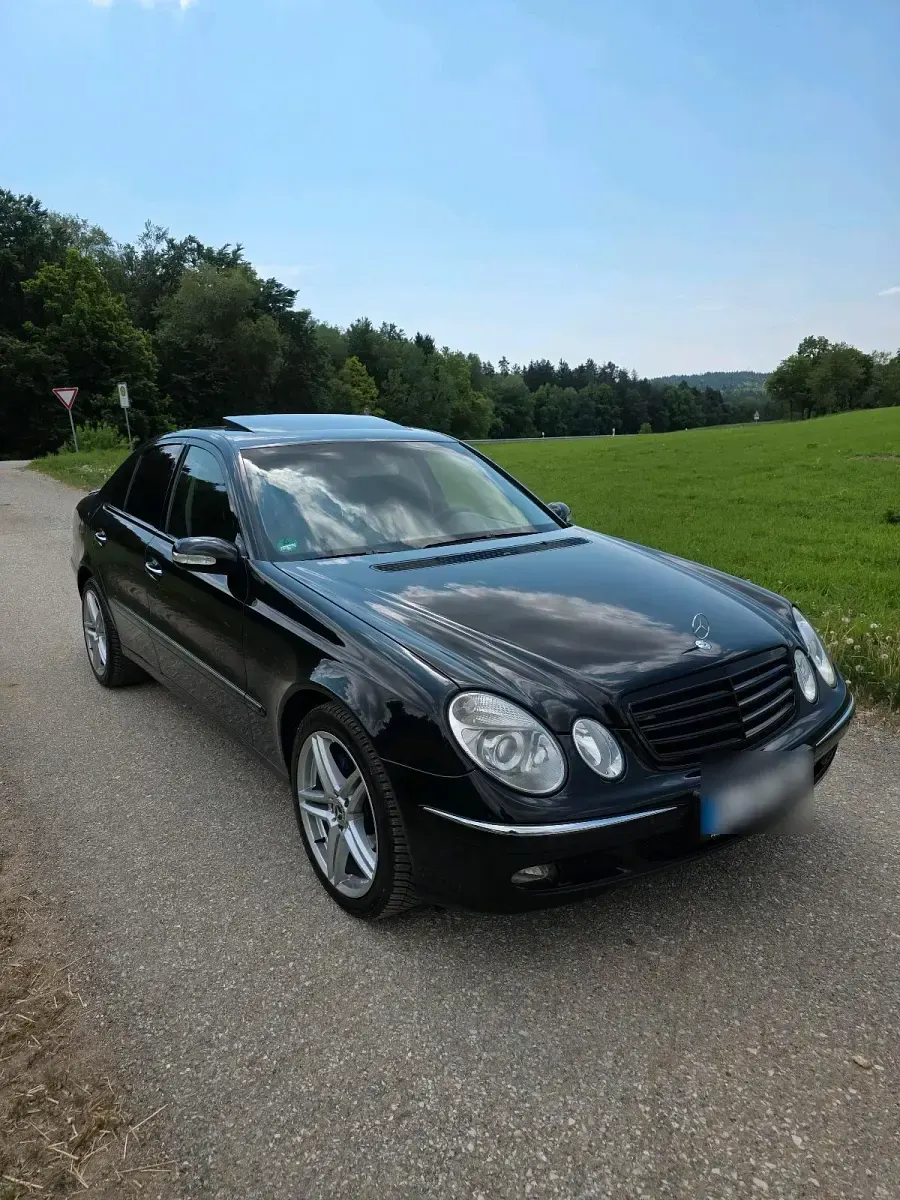 Gebraucht Mercedes E270 Elegance 177 PS (130 kW) 2005 Schwarz Limousine