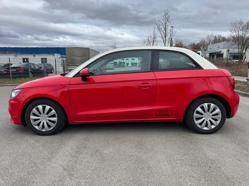 Gebraucht Audi A1 Ambition 105 PS (77 kW) 2011 Rot Kleinwagen