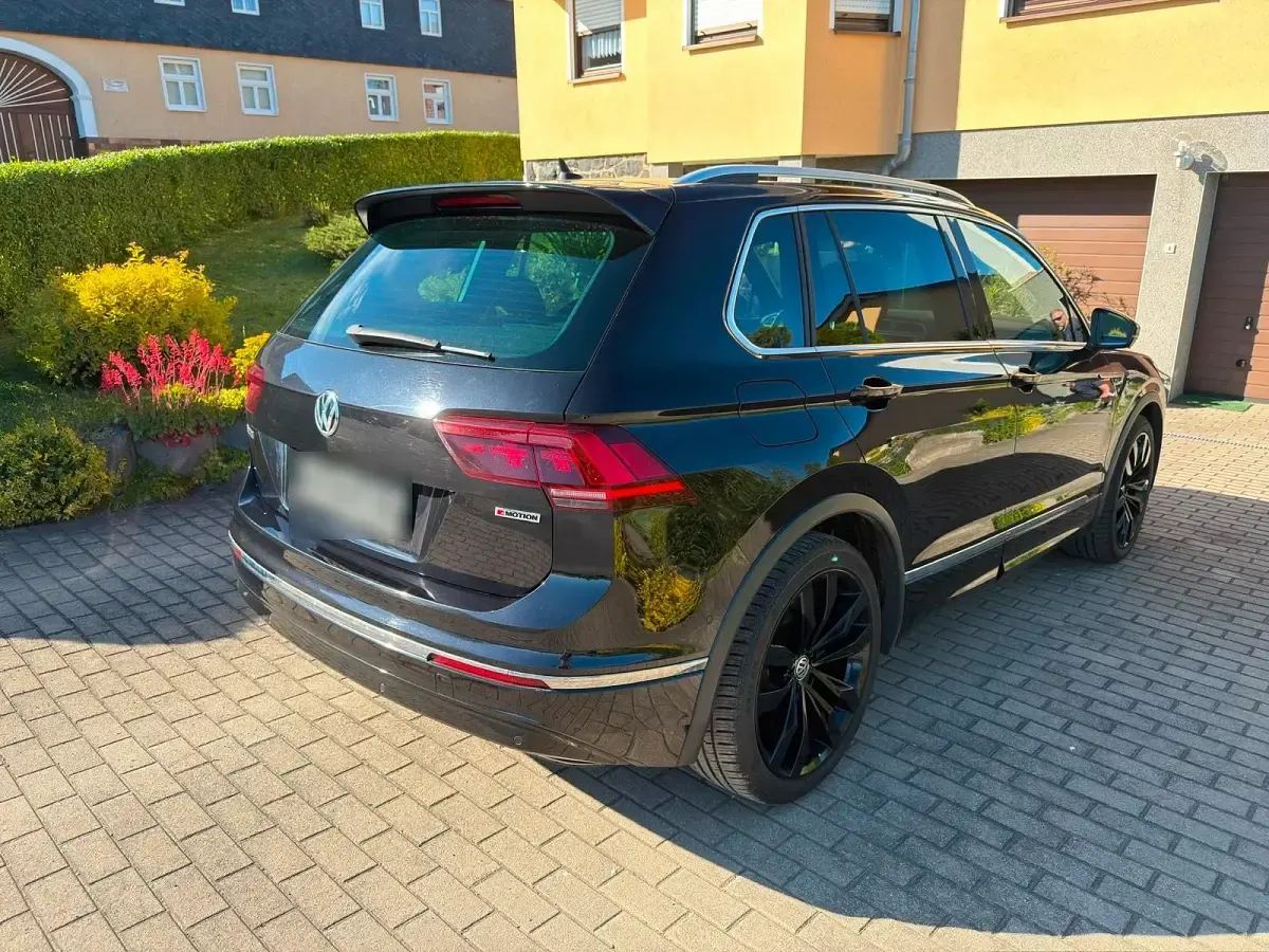 Gebraucht VW Tiguan R-line 180 PS (132 kW) 2018 Schwarz SUV