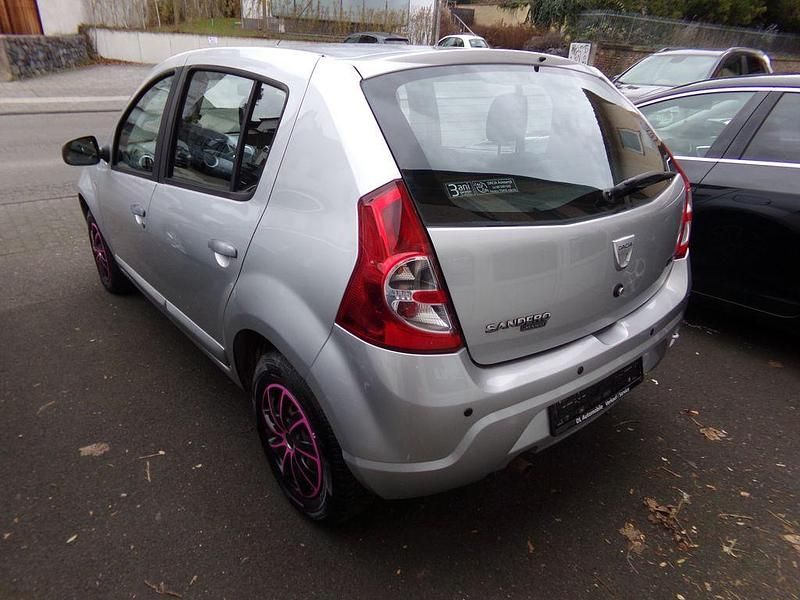 Gebraucht Dacia Sandero Lauréate 75 PS (55 kW) 2009 Silber Limousine