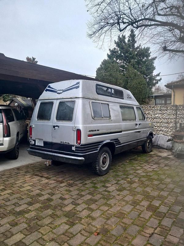 Silber Gebraucht 1985 Ford Econoline Van / Kleinbus | 1.990 € - Bild 1/4