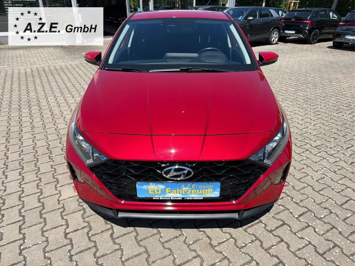 Gebraucht Hyundai i20 101 PS (74 kW) 2021 Dragon red / met Kleinwagen