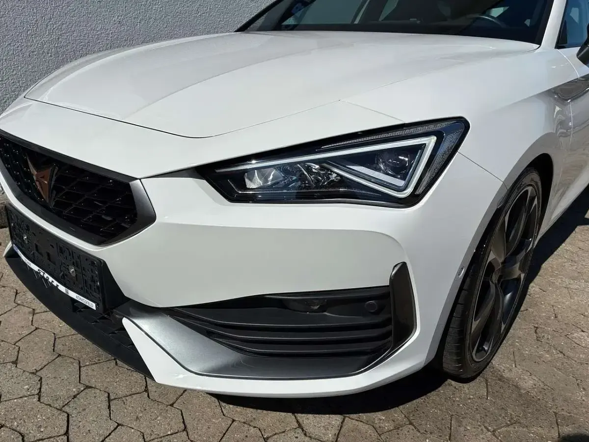 Gebraucht Cupra Leon VZ 310 PS (228 kW) 2024 "candy" weiss Kombi