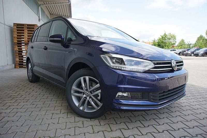 Neu VW Touran 150 PS (110 kW) 2026 Atlantic blau metallic Van / Kleinbus