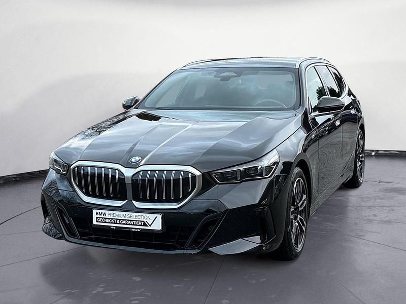 Gebraucht BMW 520 M Sport 197 PS (144 kW) 2024 Schwarz Kombi