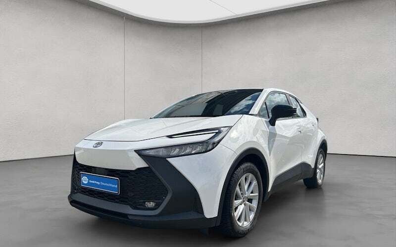 Schneeweiß Gebraucht 2024 Toyota C-HR Business Edition SUV | 27.990 € (Fairer Preis) - Bild 1/4