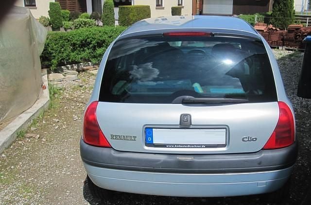 Gebraucht Renault Clio 102 PS (75 kW) 1999 Silber Limousine