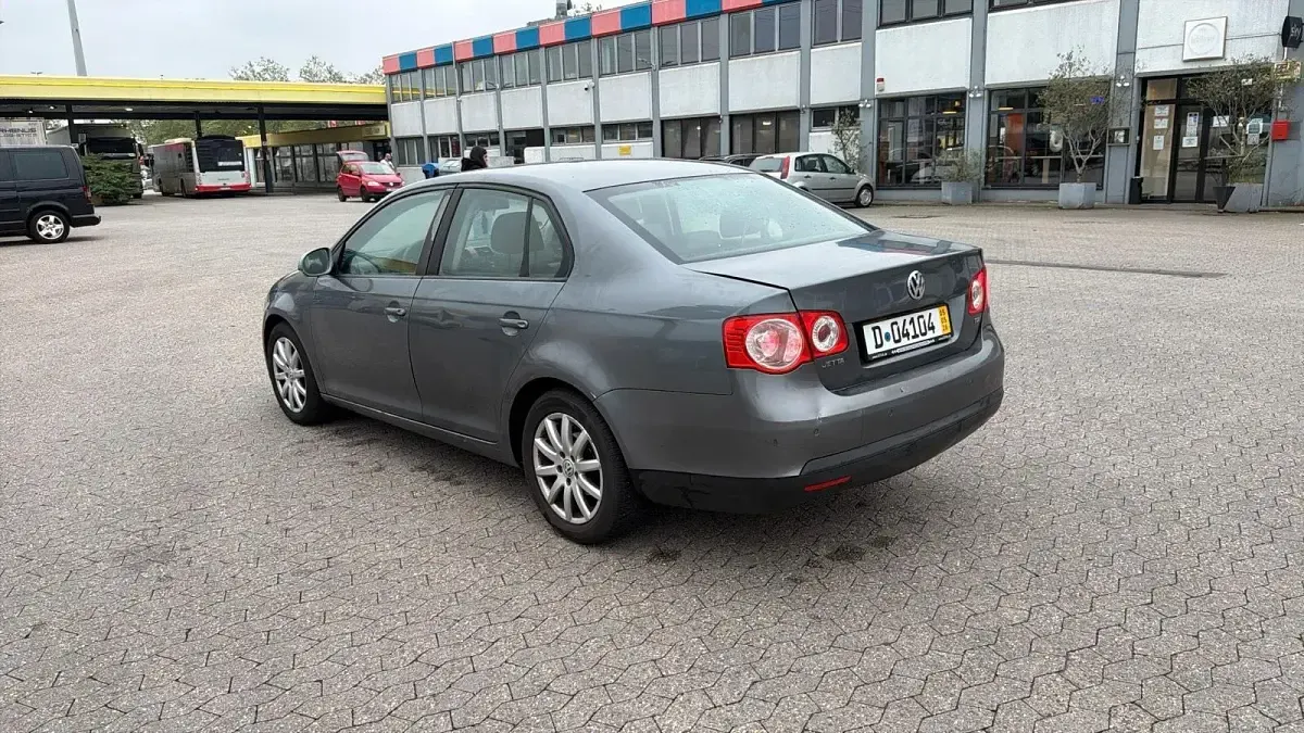 Brugt VW Jetta 105 HK (77 kW) 2008 Grå Sedan