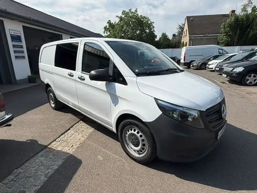 Gebraucht Mercedes Vito 136 PS (100 kW) 2022 Arktikweiss Van