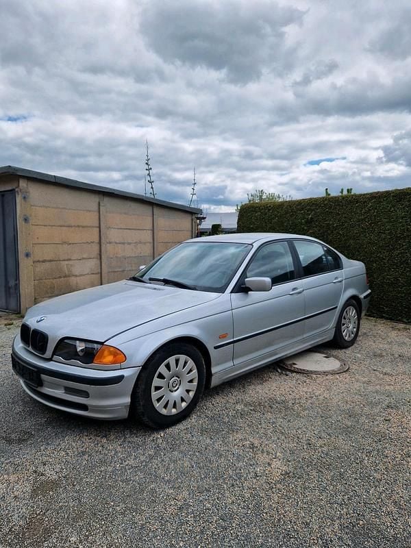 Silber Gebraucht 2000 BMW 316 Limousine | 1.000 € - Bild 1/4