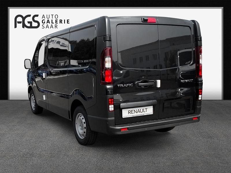 Neu Renault Trafic Komfort 150 PS (110 kW) 2025 Schwarz midnight (schwarz) Van / Kleinbus