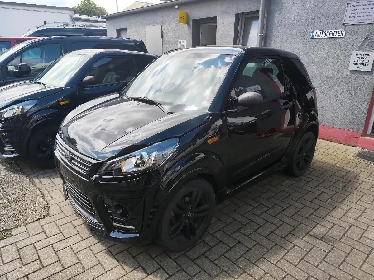 Käytetty Ligier JS50 2022 Musta Viistoperä