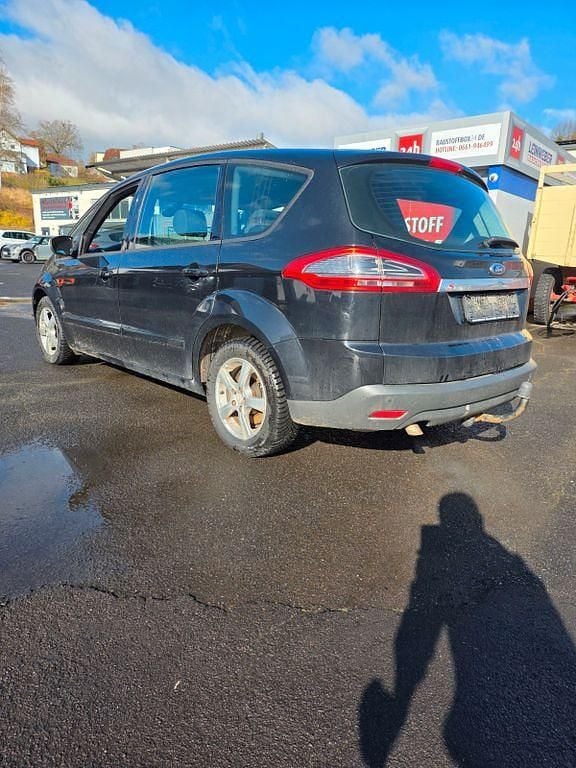 Używany Ford S-MAX S 140 KM (102 kW) 2013 Czarny Minivan
