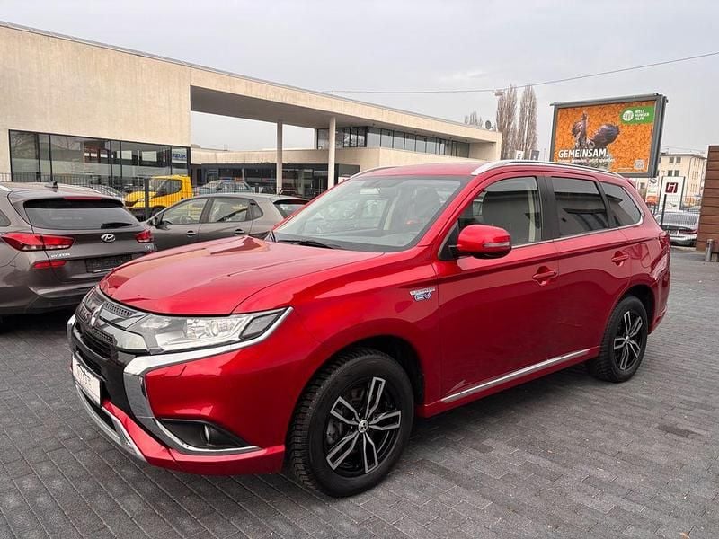 Gebraucht Mitsubishi Outlander P-HEV Spirit 224 PS (164 kW) 2021 Rot SUV