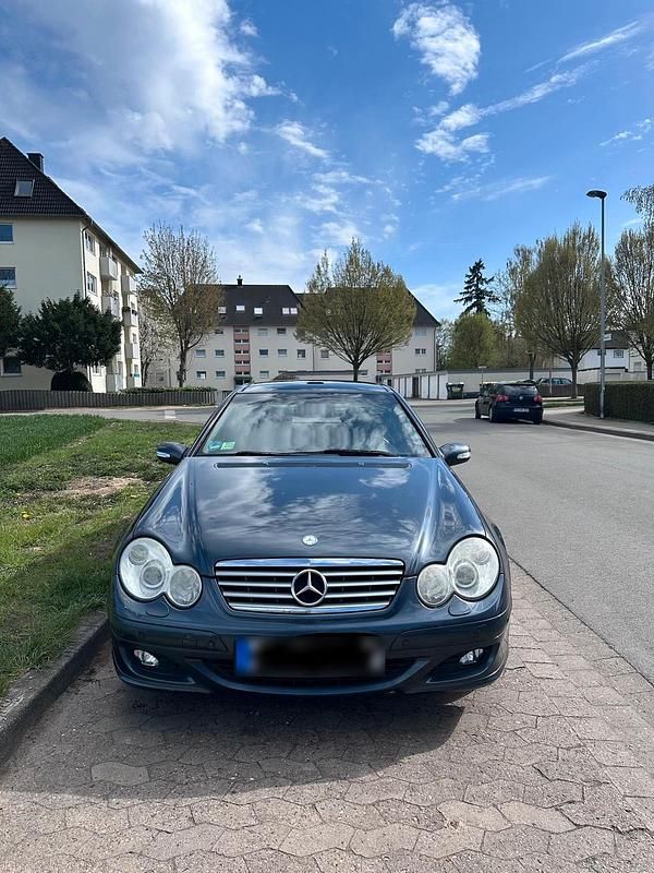 Gebraucht Mercedes C180 143 PS (105 kW) 2005 Grau Coupé