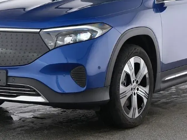 Gebraucht Mercedes EQB250 139 kW (190 PS) 2025 Spektralblau (metallic) SUV