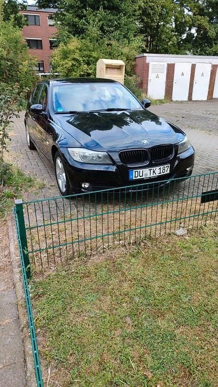 Schwarz Gebraucht 2010 BMW 318 Comfort Edition Limousine | 3.299 € (Guter Preis) - Bild 1/4