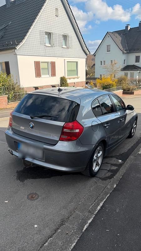Gebraucht BMW 120 177 PS (130 kW) 2009 Grau Kleinwagen