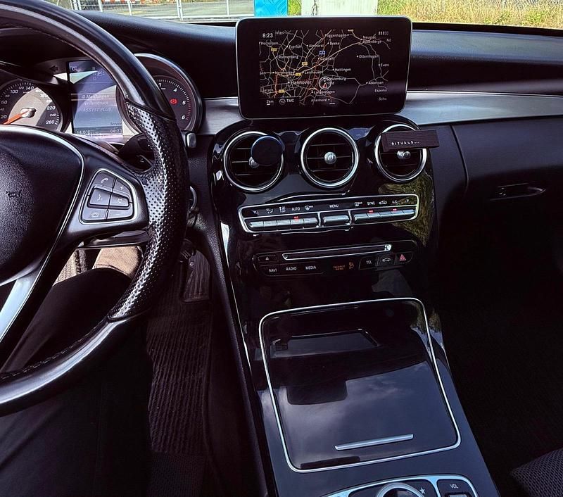 Gebraucht Mercedes C250 204 PS (150 kW) 2014 Schwarz Limousine