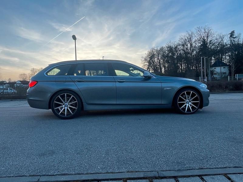 Gebraucht BMW 525 204 PS (150 kW) 2011 Grau Kombi