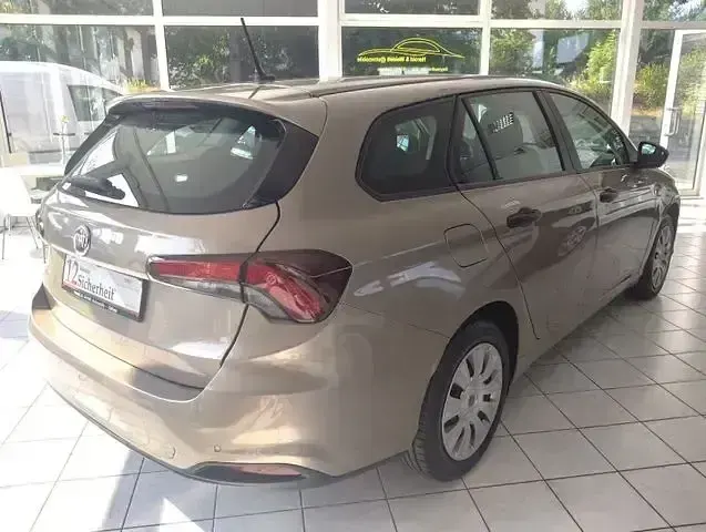 Gebraucht Fiat Tipo 101 PS (74 kW) 2021 New perla Kombi