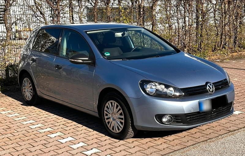 Gebraucht VW Golf VI 85 PS (62 kW) 2010 Blau Kleinwagen