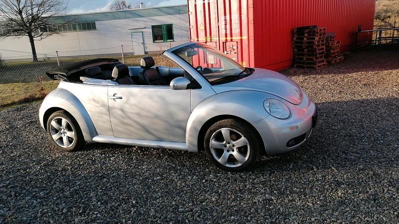 Gebraucht VW New Beetle 115 PS (84 kW) 2006 Silber Kleinwagen