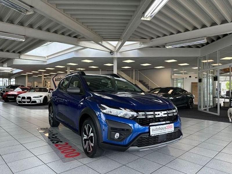 Blau Gebraucht 2023 Dacia Sandero Expression Kleinwagen | 15.450 € (Fairer Preis) - Bild 1/4